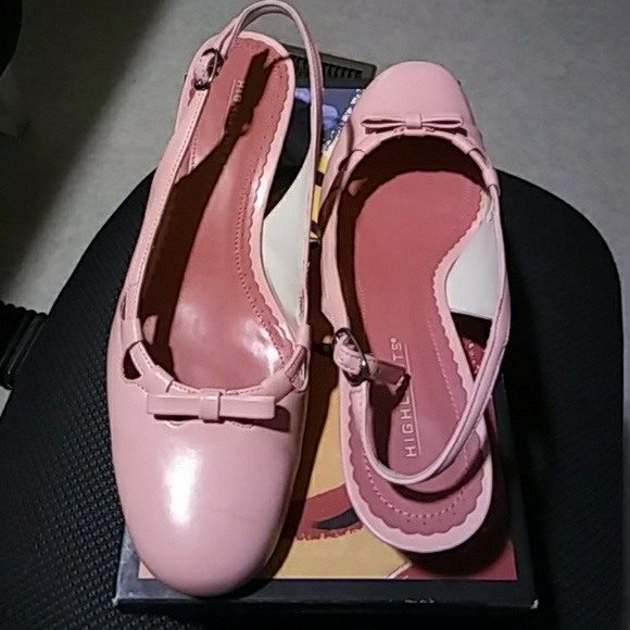 Shoes - Picture 3 of 4